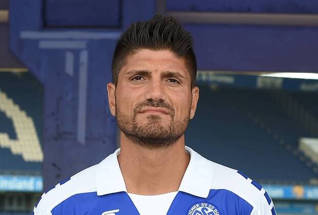 Fußball 2. Bundesliga Offizieller Fototermin MSV Duisburg am 15.07.2017 in der Schauinsland-Reisen-Arena in Duisburg Baris Özbek ( Duisburg ) xRx