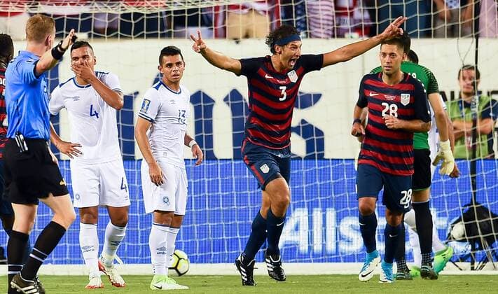July 19, 2017 - Philadelphia, PA, USA - Philadelphia, PA - Wednesday July 19, 2017: Omar Gonzalez celebrates his goal during a 2017 Gold Cup match between the men s national teams of the United States (USA) and El Salvador (SLV) at Lincoln Financial Field. Omar Gonzalez - ZUMAt139 20170719_zaa_t139_050 Copyright: xBradxSmithx