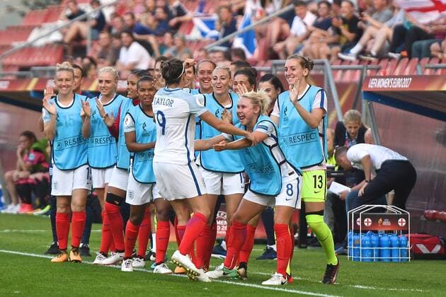 19.07.2017, Stadion Galgenwaard, Utrecht, NED, UEFA Frauen EM 2017, England vs Schottland, Gruppe D, im Bild Jodie Taylor of England celebrates scoring their first goal to make it England 1 Scotland 0 Jodie Taylor of England celebrates scoring their first goal to make it England 1 Scotland 0 during the group D match of UEFA Women s EURO 2017 between England and Scotland at the Stadion Galgenwaard in Utrecht, Netherlands on 2017 07 19. Utrecht  EP_fil  