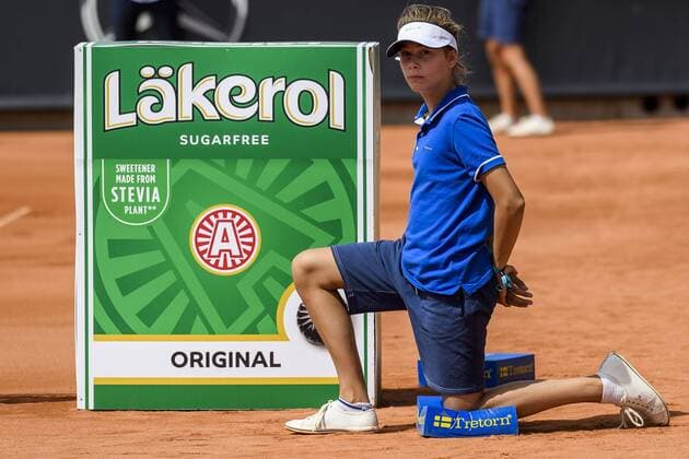 170720 En bollkalle under dag 5 av Swedish Open den 20 juli 2017 i Bastad.  Copyright: AndersxBjurö ST170720AAB0U