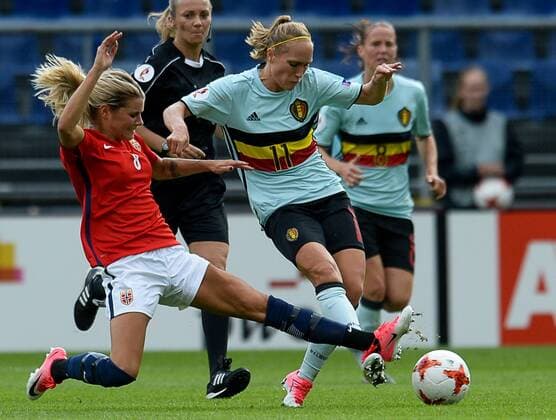 Norway s Andrine Hegerberg and Belgium s Janice Cayman pictured in action during a soccer game between Belgian national women s soccer team Red Flames and Norway, the second game in group A in the group stage of the Women s European Championship EM Europameisterschaft 2017 in the Netherlands, Thursday 20 July 2017 in Breda, The Netherlands. DAVIDxCATRY  x05134858x