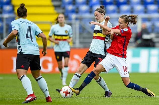 Elke Van Gorp forward of Belgium and Caroline Graham Hansen of Norway FOOTBALL FEMININ : Norvege vs Belgique - Euro 2017 UEFA - Breda - 20 07 2017 Photonews Panoramic 