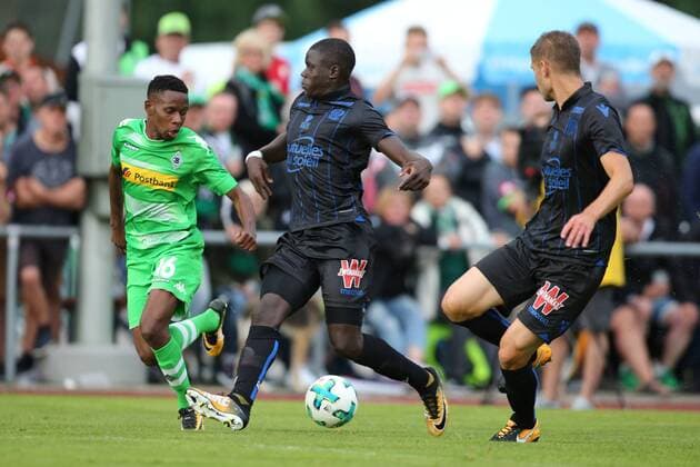 Ibrahima Traore (Moenchengladbach), Malang Sarr (Nizza) und Maxime Le Marchand (Nizza) waehrend des Testspiels der Borussia Moenchengladbach gegen OGC Nizza am 20.07.2017 in Rottach-Egern. Rottach-Egern Copyright: xEngelbrecht Eibner-Pressefotox EP_MET
