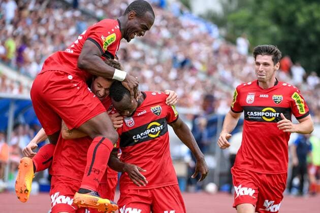 SOCCER - UEFA EL quali, Brest vs Altach BREST,BELARUS,20.JUL.17 - SOCCER - UEFA Europa League qualification, FK Dinamo Brest vs SCR Altach. Image shows the rejoicing of Louis Clement Ngwat Mahop, Stefan Nutz, Nicolas Moumi Ngamaleu and Benedikt Zech (Altach). GEPAxpictures xOliverxLerch