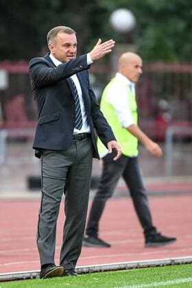 SOCCER - UEFA EL quali, Brest vs Altach BREST,BELARUS,20.JUL.17 - SOCCER - UEFA Europa League qualification, FK Dinamo Brest vs SCR Altach. Image shows head coach Vladimir Zhuravel (Brest) and head coach Klaus Schmidt (Altach). GEPAxpictures xOliverxLerch