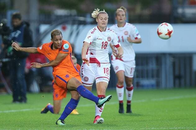 Shanice van de Sanden of Holland Women, Mie Jans of Denmark women during the UEFA WEURO 2017 Group A group stage match between The Netherlands and Denmark at the Sparta stadium Het Kasteel on July 20, 2017 in Rotterdam, The Netherlands Women: The Netherlands v Denmark UEFA WEURO 2017 2017 2018 xVIxVIxImagesx xTomxBodexMultimediaxIVx 8271670