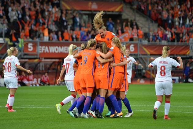 Bilder des Tages - SPORT Jubel, Freuen, celebrate, happy, cheer , Goal Celebration Niederlande 1:0, Fussball, UEFA Women s EURO 2017, Niederlande - Dänemark, xmkx