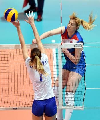 (170721) -- HONG KONG, July 21, 2017 -- Brankica Mihajlovic (R) of Serbia competes during the group match against Russia at the FIVB World Grand Prix in Hong Kong, China, July 21, 2017. Liu Yun) (SP)CHINA-HONG KONG-VOLLEYBALL-WORLD GRAND PRIX LoxPingxFai 