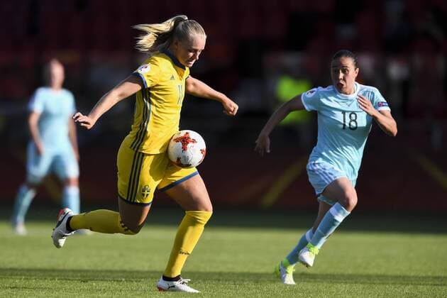 170721 Sveriges Stina Blackstenius i matchen mellan Sverige och Ryssland under dag 6 av fotbolls-EM den 21 juli 2017 i Deventer.  Copyright: CARLxSANDIN BB170721CS044