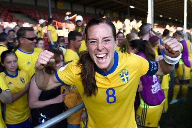 170721 Sveriges Lotta Schelin jublar efter matchen mellan Sverige och Ryssland under dag 6 av fotbolls-EM den 21 juli 2017 i Deventer.  Copyright: CARLxSANDIN BB170721CS070