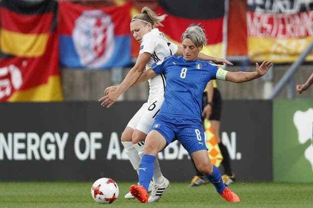 (L-R) Kristin Demann of Germany women, Melania Gabbiadini of Italy Women during the UEFA WEURO 2017 Group B group stage match between Germany and Italy at Koning Willem II stadium on July 21, 2017 in Tilburg, The Netherlands Women: Germany v Italy UEFA WEURO 2017 2017 2018 xVIxVIxImagesx xMauricexvanxSteenxIVx 8279292