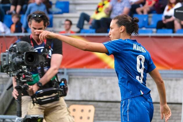 Germany Women v Italy UEFA Women s Euros 2017 Ilaria Mauro of Italy celebrates scoring their first goal to make it Germany 1 Italy 1 during the UEFA Women s Euros 2017 match at Koning Willem II Stadion, Tilburg Copyright: xKristianxKanex FIL-10422-0025 UK Newspapers OUT