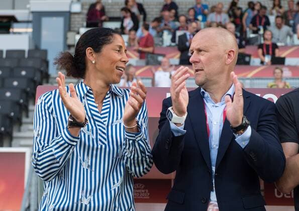 vl: Cheftrainerin Steffi Jones und Assistenztrainer Markus Hoegner (beideGER) Vorrunde: Deutschland - Italien in Tilburg am 21.07.2017. UEFA Fussball Frauen Europameisterschaft 2017 in den Niederlanden,