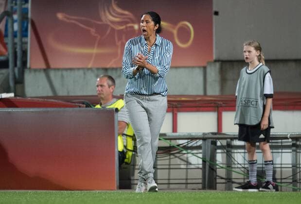 Cheftrainerin Steffi Jones (GER) Vorrunde: Deutschland - Italien in Tilburg am 21.07.2017. UEFA Fussball Frauen Europameisterschaft 2017 in den Niederlanden,