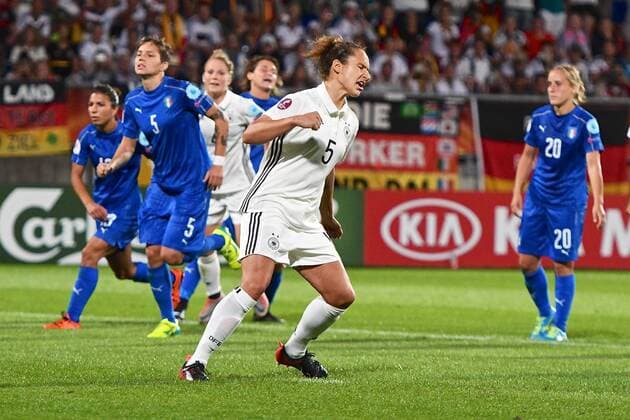 Germany Women v Italy UEFA Women s Euros 2017 Babe Peter of Germany celebrates scoring their second goal from the penalty spot to make it Germany 2 Italy 1 during the UEFA Women s Euros 2017 match at Koning Willem II Stadion, Tilburg Copyright: xKristianxKanex FIL-10422-0051 UK Newspapers OUT
