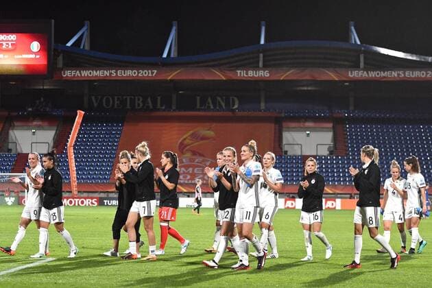 Germany Women v Italy UEFA Women s Euros 2017 Germany players acknowledge the fans following the UEFA Women s Euros 2017 match at Koning Willem II Stadion, Tilburg Copyright: xKristianxKanex FIL-10422-0056 UK Newspapers OUT