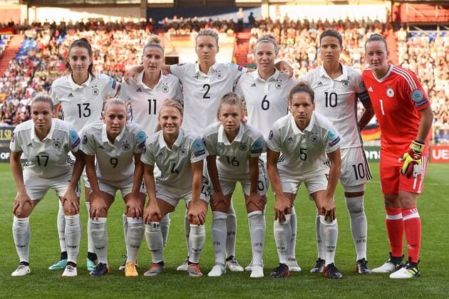 21.07.2017, Koenig Willem II Stadion, Tilburg, NED, UEFA Frauen EM 2017, Deutschland vs Italien, Gruppe B, im Bild Germany squad line up Germany squad line up during the group B match of UEFA Women s EURO 2017 between Germany and Italy at the Koenig Willem II Stadion in Tilburg, Netherlands on 2017 07 21. Tilburg  EP_fil  