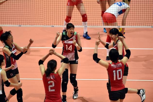 (170721) -- HONG KONG, July 21, 2017 -- Players of Japan celebrate during the match against Serbia at the FIVB World Grand Prix in Hong Kong, China, July 22, 2017. ) (SP)CHINA-HONG KONG-VOLLEYBALL-WORLD GRAND PRIX LoxPingxFai 