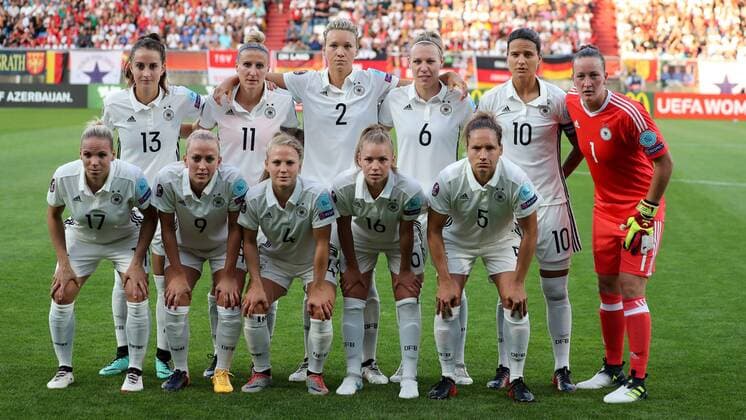 Startelf Deutschland, oben v.li.: Sara Däbritz (Sara Daebritz, 13), Anja Mittag (11), Josephine Henning (Josi Henning, 2), Kristin Demann (Tini Demann, 6), Dzsenifer Marozsan (10), Almuth Schult (Torwart, 1), unten v.li.: Isabel Kerschowski (Isy Kerschowski, 17), Mandy Islacker (9), Leonie Maier (4), Linda Dallmann (16), Babett Peter (5), Mannschaftsfoto, Aufstellung, Teamfoto, Mannschaft, Team, Gruppenbild, Startaufstellung, Fussball, UEFA Women s EURO 2017, Deutschland - Italien, xozx