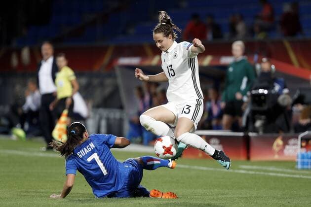 DAEBRITZ Sara Team Deutschland mit GUAGNI Alice UEFA Frauen Fussball Europameisterschaften 2017 in Holland Spiel Deutschland-Italien 2 : 1 am 21. Juli 2017 in Tilburg 