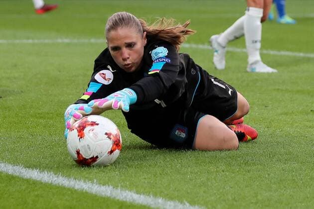 Laura Giuliani (Torwart, Italien, 1) greift nach dem Ball, Fussball, UEFA Women s EURO 2017, Deutschland - Italien, xozx