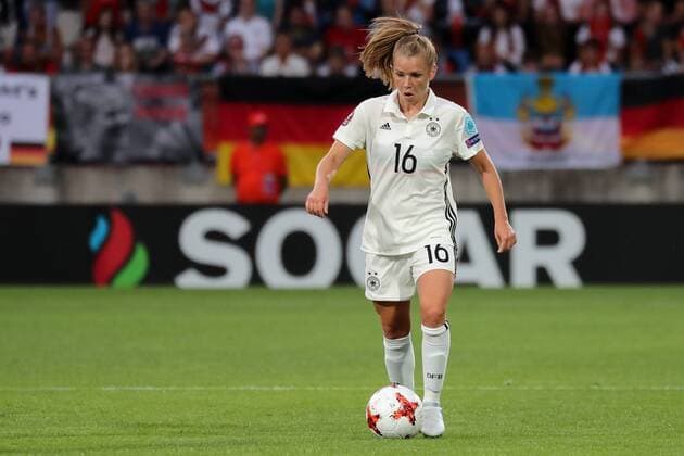 Linda Dallmann (DFB-Frauen, 16), am Ball, Spielszene, Freisteller, Ganzkörper, Einzelbild, Aktion, Action, Fussball, UEFA Women s EURO 2017, Deutschland - Italien, xozx