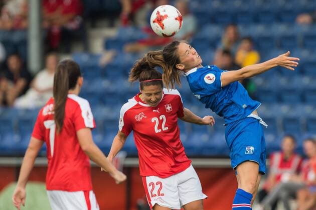(L-R) Martina Moser of Switzerland women, Vanessa Bernauer of Switzerland women, Sara Bjork Gunnarsdottir of Iceland women during the UEFA WEURO 2017 Group C group stage match between Iceland and Switzerland at the Vijverberg stadium on July 22, 2017 in Doetinchem, The Netherlands Women: Iceland v Switzerland UEFA WEURO 2017 2017 2018 xVIxVIxImagesx xGerritxvanxKeulenxIVx 8286437