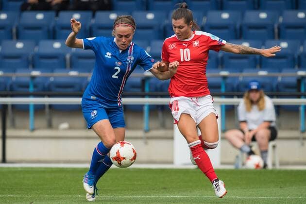 (L-R) Sif Atladottir of Iceland women, Ramona Bachmann of Switzerland women during the UEFA WEURO 2017 Group C group stage match between Iceland and Switzerland at the Vijverberg stadium on July 22, 2017 in Doetinchem, The Netherlands Women: Iceland v Switzerland UEFA WEURO 2017 2017 2018 xVIxVIxImagesx xGerritxvanxKeulenxIVx 8286444