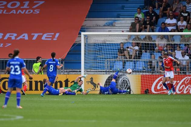 Gudbjoerg Gunnarsdottir (Torwart, Island , Iceland) (01) kann das 1:1 nicht verhindern, Fussball, UEFA Women s EURO 2017, Island - Schweiz, xmkx