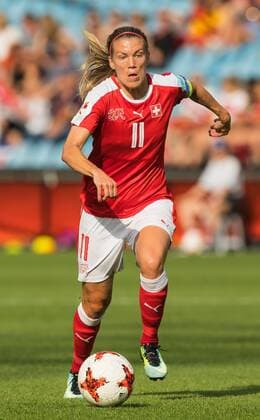 Lara Dickenmann of Switzerland women during the UEFA WEURO 2017 Group C group stage match between Iceland and Switzerland at the Vijverberg stadium on July 22, 2017 in Doetinchem, The Netherlands Women: Iceland v Switzerland UEFA WEURO 2017 2017 2018 xVIxVIxImagesx xGerritxvanxKeulenxIVx 8289297