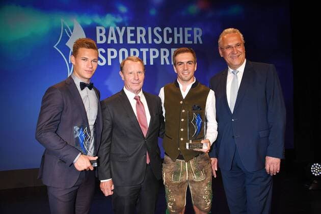 Joshua Kimmich, Berti Vogts, Phillip Lahm und Joachim Herrmann bei der Verleihung Bayerischer Sportpreis am 22.07.2017 in München Verleihung Bayerischer Sportpreis 2017 in Muenchen 