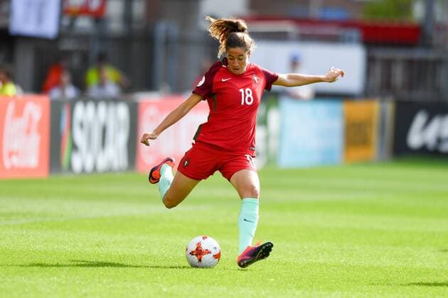 Carolina Ana Trindade Coruche (C.Mendes,Portugal) (18) schlägt eine Flanke aus dem Mittelfeld Freisteller, Fussball, UEFA Women s EURO 2017, Schottland - Portugal, xmkx