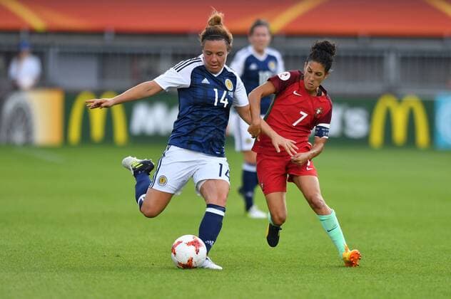 Zweikampf Rachel Corsie (Schottland , Scotland) (14) Claudia Pires Neto (Neto, Portugal) (7), Fussball, UEFA Women s EURO 2017, Schottland - Portugal, xmkx