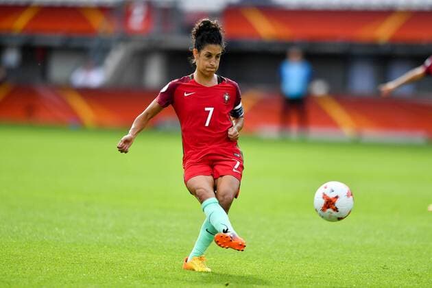 Claudia Pires Neto (Neto, Portugal) (7) schiesst Freistoss, Fussball, UEFA Women s EURO 2017, Schottland - Portugal, xmkx