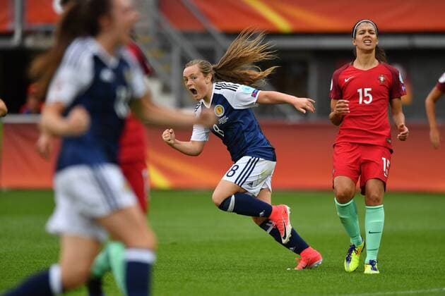 Erin Cuthbert (Schottland , Scotland) (8) dreht jubelnd Ab nach 1:1, Fussball, UEFA Women s EURO 2017, Schottland - Portugal, xmkx