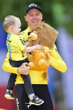 PARIS, FRANCE - JULY 23 : FROOME Christopher of Team Sky with his son Kellan on the podium during stage 21 of the 104th edition of the 2017 Tour de France cycling race, a stage of 103 kms between Montgeron and Paris Champs-Elysees on July 23, 2017 in Paris, France, 23 07 17 CYCLISME : Tour de France 2017 - Etape 21 - Montgeron to paris champs elysees - 23 07 2017 PHOTONEWS PANORAMIC 