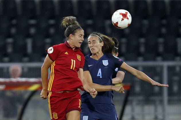(L-R) Alexia Putellas of Spain women, Jill Scott of England women during the UEFA WEURO 2017 Group D group stage match between England and Spain at the Rat Verlegh stadium on July 23, 2017 in Breda, The Netherlands Women: England v Spain UEFA WEURO 2017 2017 2018 xVIxVIxImagesx xMauricexvanxSteenxIVx 8298152