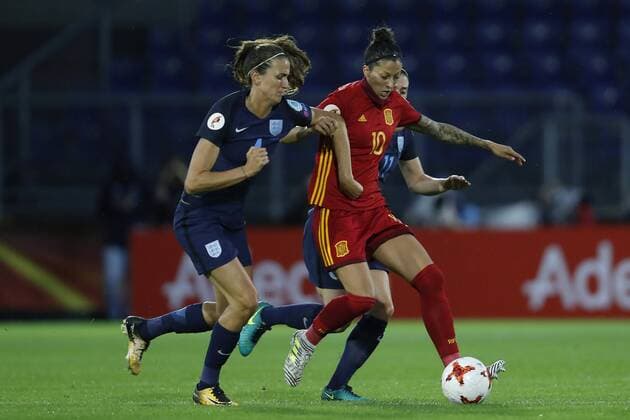 (L-R) Jill Scott of England women, Jennifer Hermoso of Spain women, Jade Moore of England women during the UEFA WEURO 2017 Group D group stage match between England and Spain at the Rat Verlegh stadium on July 23, 2017 in Breda, The Netherlands Women: England v Spain UEFA WEURO 2017 2017 2018 xVIxVIxImagesx xMauricexvanxSteenxIVx 8298153
