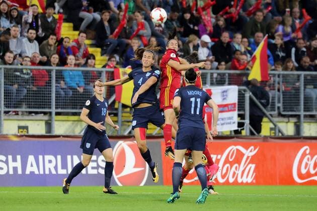 v.li.: Jill Scott (England, 4), Silvia Meseguer (Spanien, 15), Kopfball, header, Aktion, Action, Fussball, UEFA Women s EURO 2017, England - Spanien, xozx