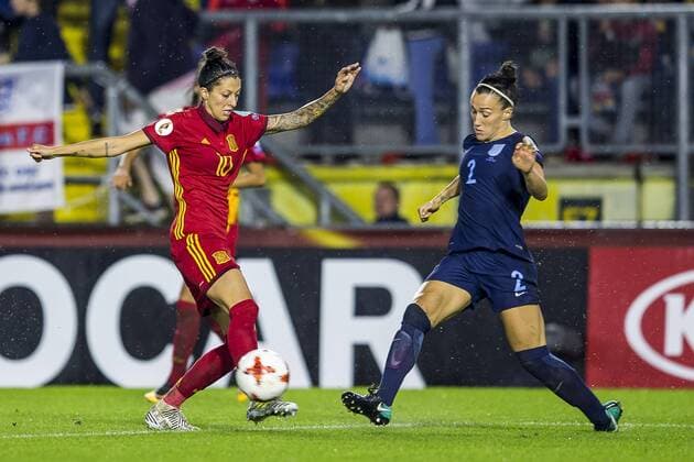 Fußball, Frauen EM, England - Spanien BREDA - 23-07-2017. EK vrouwenvoetbal, Woman s Euro 2017, groepswedstrijd Engeland - Spanje. Actie met (L-R) Jennifer Hermoso en Lucia Bronze. Engeland - Spanje  Copyright: xToinxDamenx 1654213
