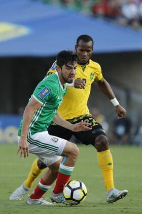 Mexico s Jesus Molina (L) vies for the ball with Jamaica s Romario Williams (R) during their Gold Cup semifinal soccer match between Mexico and Jamaica at Rose Bowl stadium in Pasadena, Ca, USA, 23 July 2017. MEXICO VS. JAMAICA !ACHTUNG: NUR REDAKTIONELLE NUTZUNG!  Copyright: xJoséxMéndezx JME01 20170724-636364715088698340
