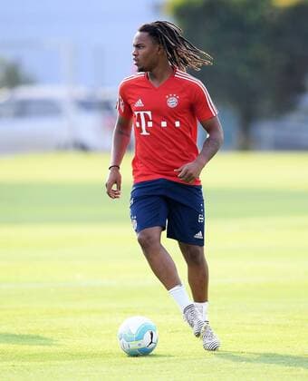 Bilder des Tages - SPORT FUSSBALL 1. BUNDESLIGA SAISON 2017 2018 Audi Football Summer Tour China Singapur 2017 FC Bayern Muenchen 24.07.2017 Tag 9; Training: Renato Sanches am Ball Foto: Pressefoto ULMER Markus Ulmer xxNOxMODELxRELEASxx Singapur 