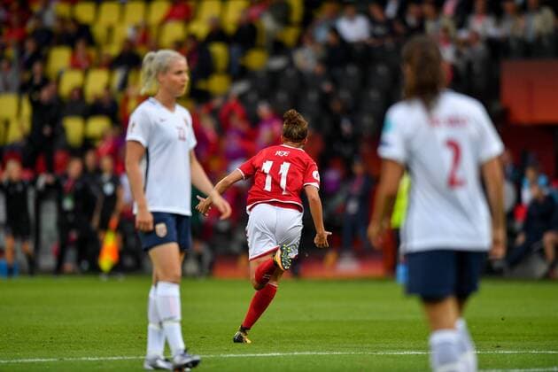 Fußball, Frauen EM, Norwegen - Dänemark Katrine Veje (Daenemark, Denmark) (11) dreht jubelnd nach 0:1 ab, Fussball, UEFA Women s EURO 2017, Norwegen - Dänemark, xmkx
