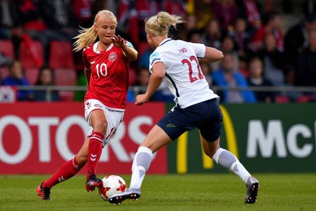 SOCCER - UEFA EURO EM Europameisterschaft Fussball 2017, NOR vs DEN DEVENTER,NETHERLANDS,24.JUL.17 - WOMEN SOCCER - UEFA Women s European Championship EM Europameisterschaft 2017, Group A, Norway vs Denmark. Image shows Pernille Harder (DEN) and Ingrid Marie Spord (NOR). GEPAxpictures xFlorianxErtl