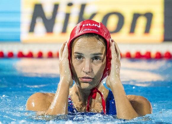 Bilder des Tages - SPORT Quarterfinal WaterPolo Women s Hungary HUN (White Cup) Vs Canada CAN (Blue Cup) 1 Edina Gangl HUN Hungary Day 11 24 07 2017 XVII FINA World Championships Aquatics City Park - Varosliget Lake Budapest Hungary Photo Pasquale Mesiano Deepbluemedia Insidefoto pasqualexmesiano