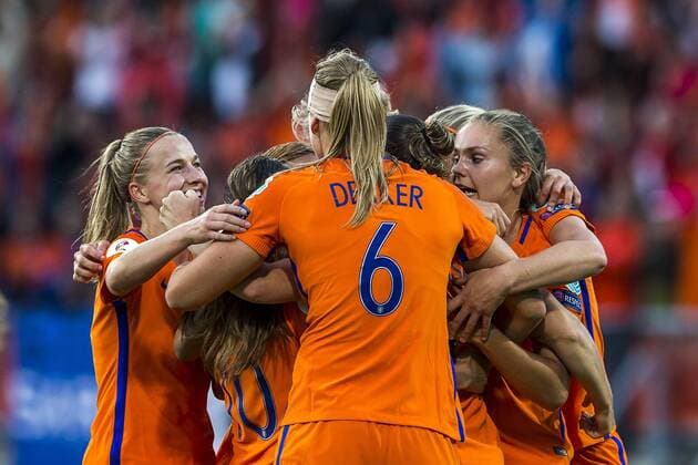 Fußball, Frauen EM, Belgien - Niederlande TILBURG - 24-07-2017. EK vrouwenvoetbal, Woman s Euro 2017, groepswedstrijd Belgie - Nederland. Vreugde na treffer van Sherida Spitse. Belgie - Nederland  x1654704x