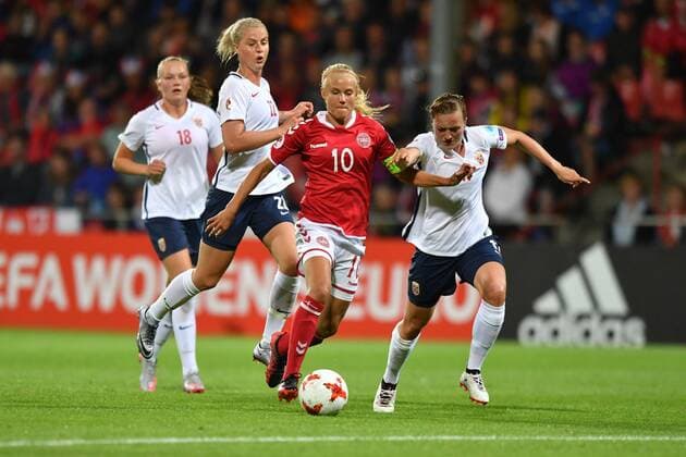 Fußball, Frauen EM, Norwegen - Dänemark Zweikampf Pernille Harder (Daenemark, Denmark) (10) Kristine Minde (Minde, Norwegen, Norway) (17), Fussball, UEFA Women s EURO 2017, Norwegen - Dänemark, xmkx