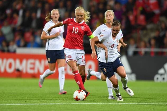 Fußball, Frauen EM, Norwegen - Dänemark Zweikampf Pernille Harder (Daenemark, Denmark) (10) Kristine Minde (Minde, Norwegen, Norway) (17), Fussball, UEFA Women s EURO 2017, Norwegen - Dänemark, xmkx