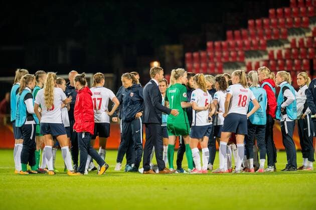 Norway is disappointed during the UEFA WEURO 2017 Group A group stage match between Norway and Denmark at The Adelaarshorst on July 24, 2017 in Deventer, The Netherlands Women: Norway v Denmark UEFA WEURO 2017 2017 2018 xVIxVIxImagesx xGerritxvanxKeulenxIVx 8305543