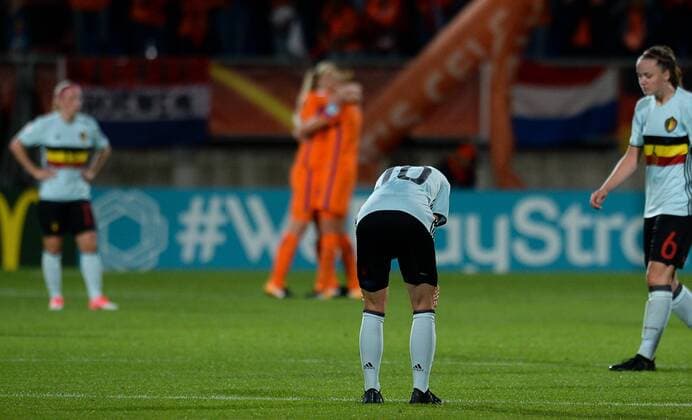 Belgian team pictured looks dejected after losing a soccer game between Belgian national women s soccer team Red Flames and The Netherlands, the third game in group A in the group stage of the Women s European Championship EM Europameisterschaft 2017 in the Netherlands, Monday 24 July 2017 in Tilburg, The Netherlands. DAVIDxCATRY  x05138188x